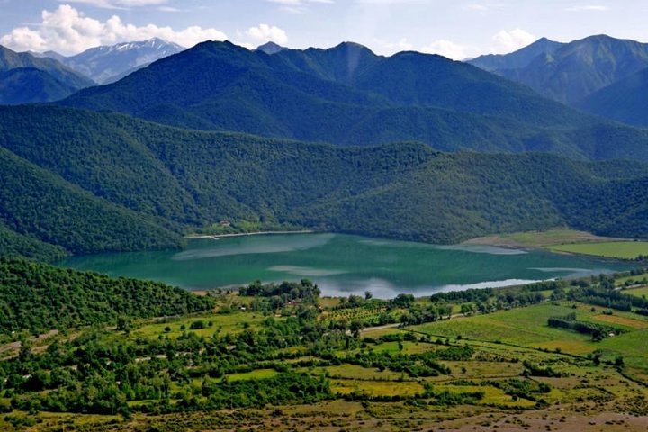 Nohur Lake – A Peaceful Nature Escape in Gabala