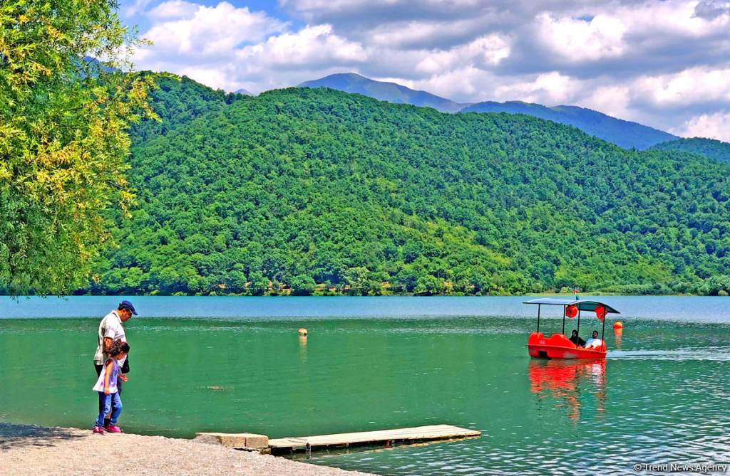 Nohur Lake – A Peaceful Nature Escape in Gabala