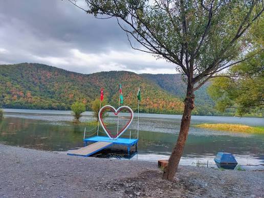 Nohur Lake – A Peaceful Nature Escape in Gabala
