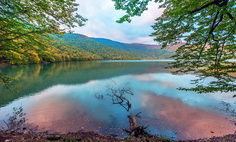 Nohur Lake – A Peaceful Nature Escape in Gabala